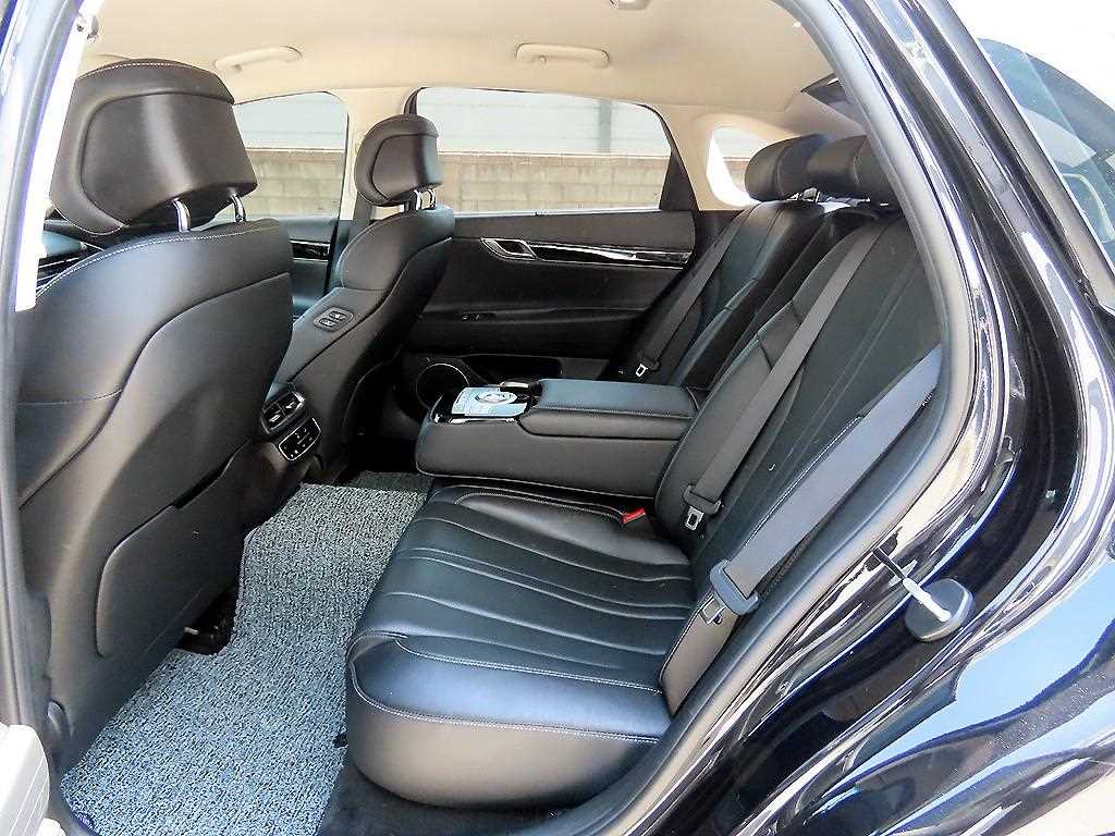 Genesis G80 - Vista 6