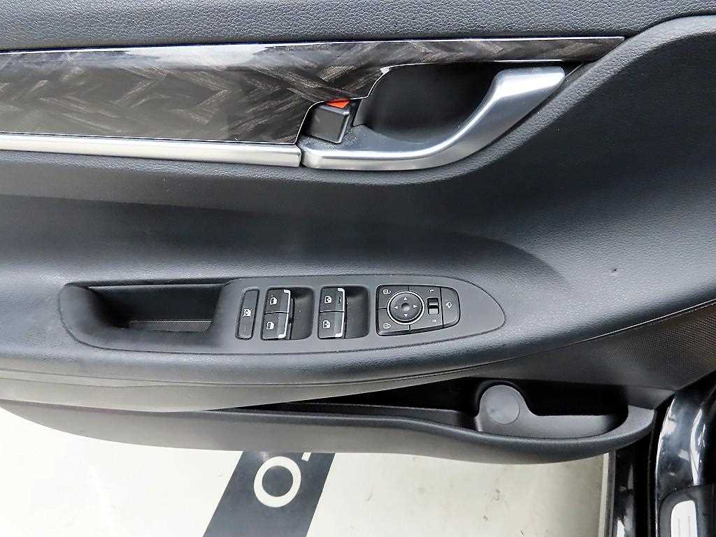 HYUNDAI Grandeur - Vista 11