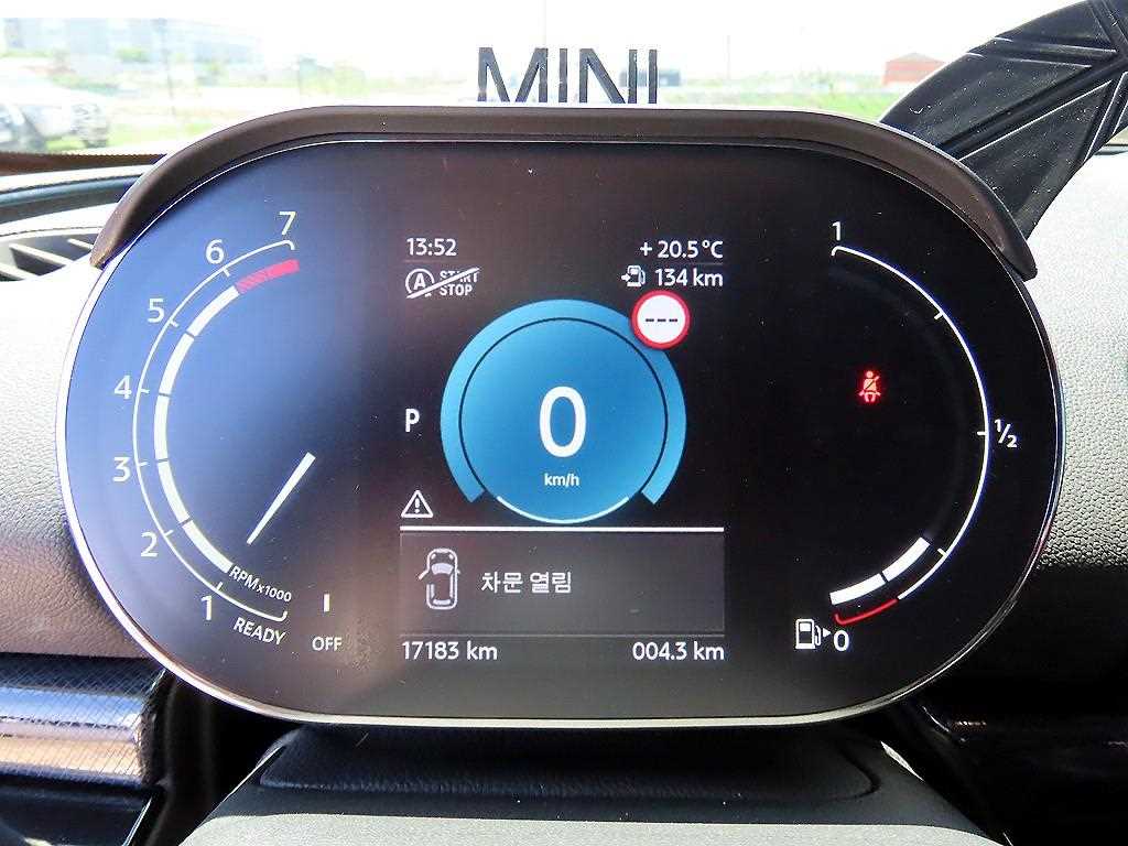 Mini Clubman - Vista 8
