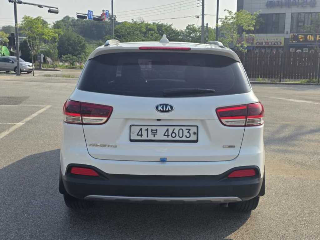 KIA Sorento - Vista 8