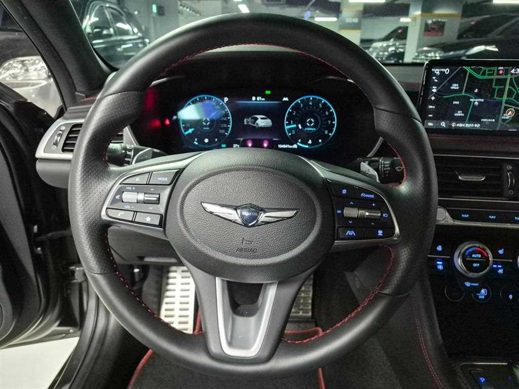 Genesis G70 - Vista 12