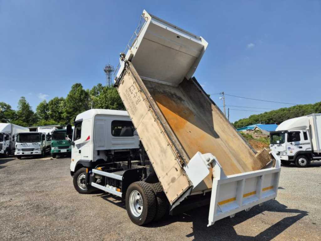 medium and large cargo dump 2023 Blanco - Importación desde Corea - HF Imports Iquique - Foto 1
