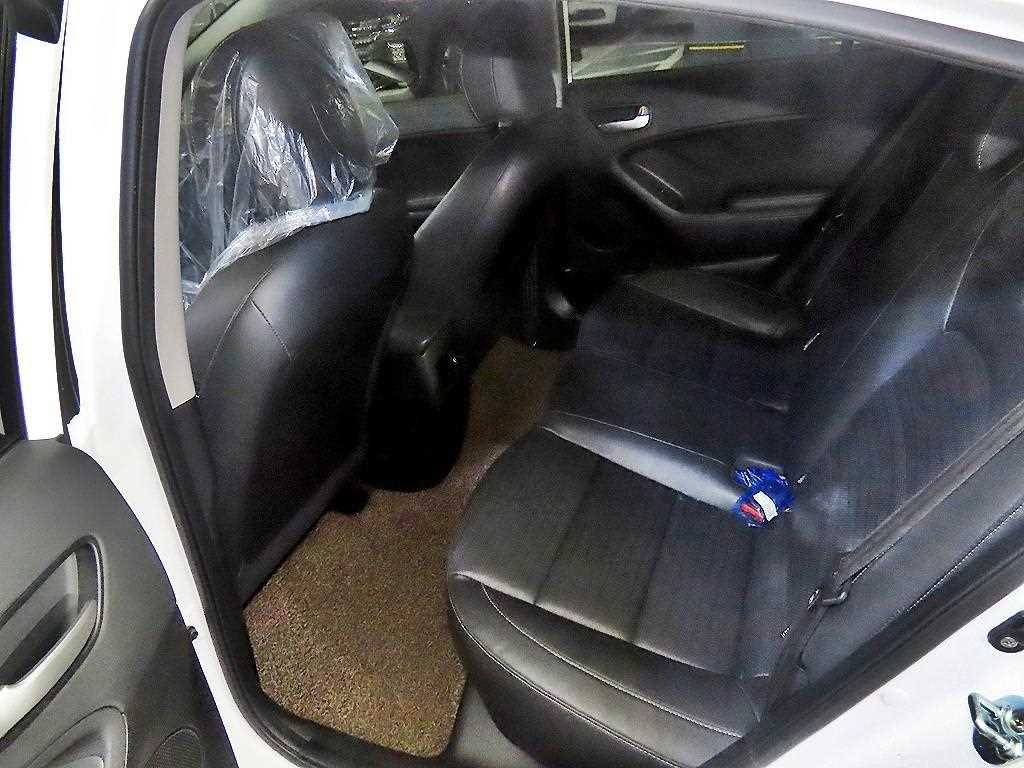 KIA K3 - Vista 7