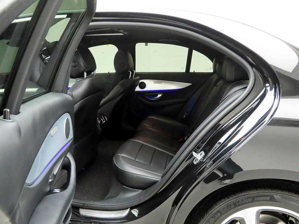 Mercedes Benz E class - Vista 12