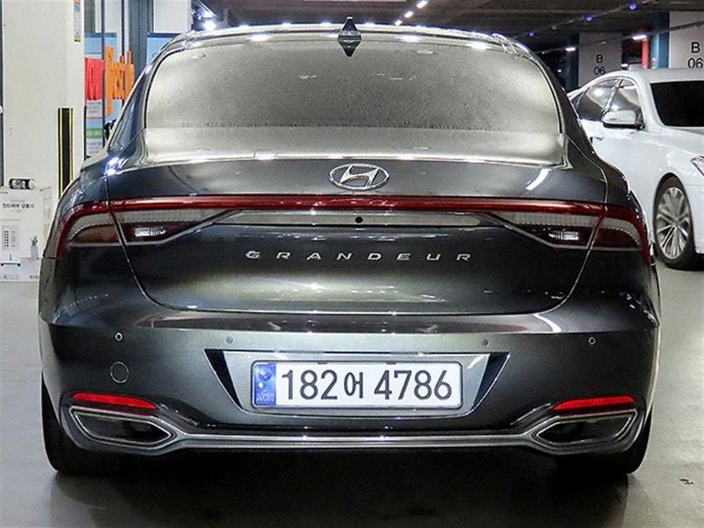 HYUNDAI Grandeur - Vista 5