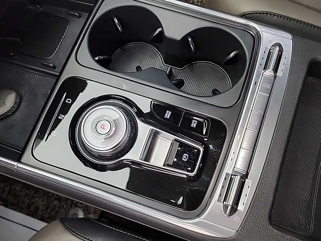 KIA Carnival - Vista 8