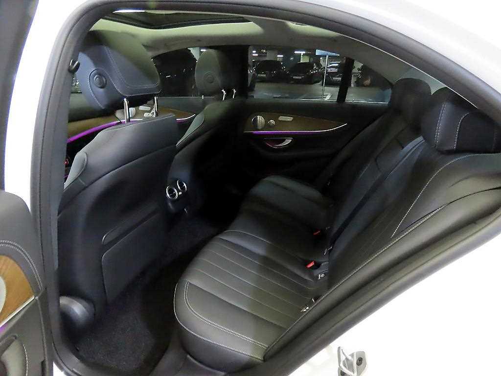 Mercedes Benz E class - Vista 7