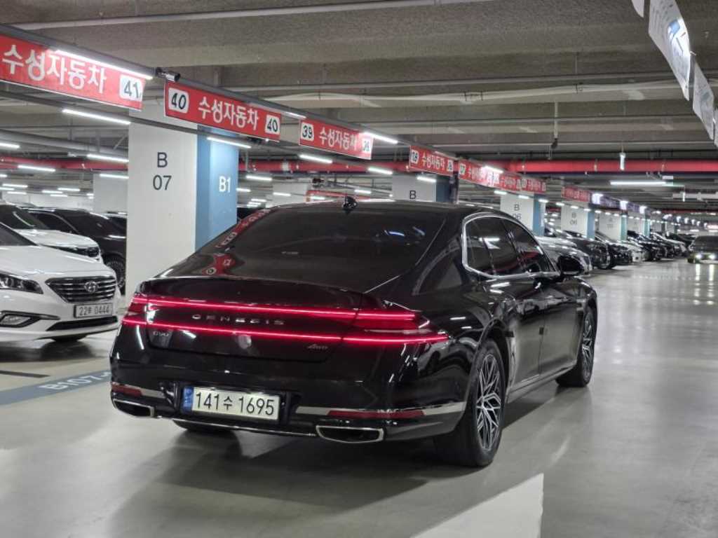 Genesis G90 - Vista 4