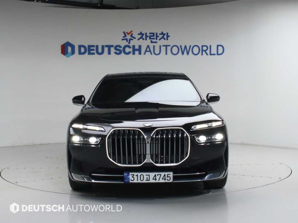 BMW 7 Series - Vista 3
