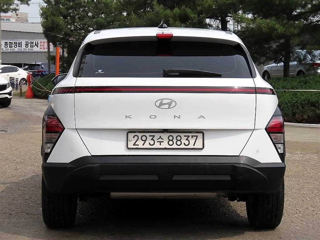 HYUNDAI Kona - Vista 4