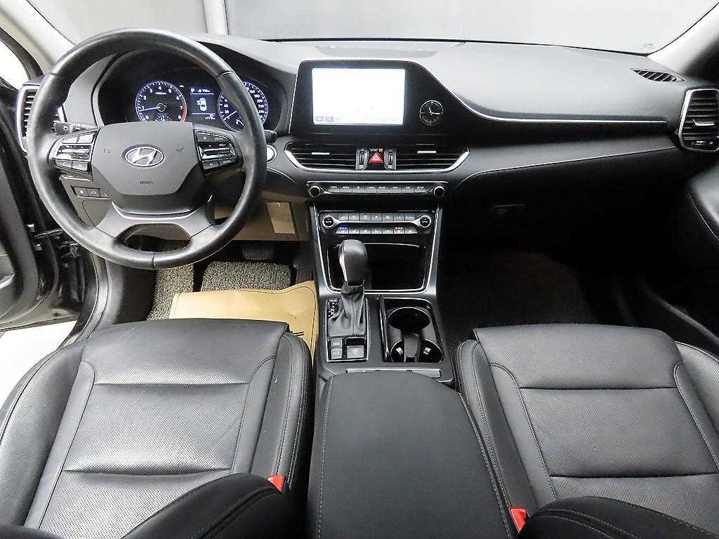 HYUNDAI Grandeur - Vista 7