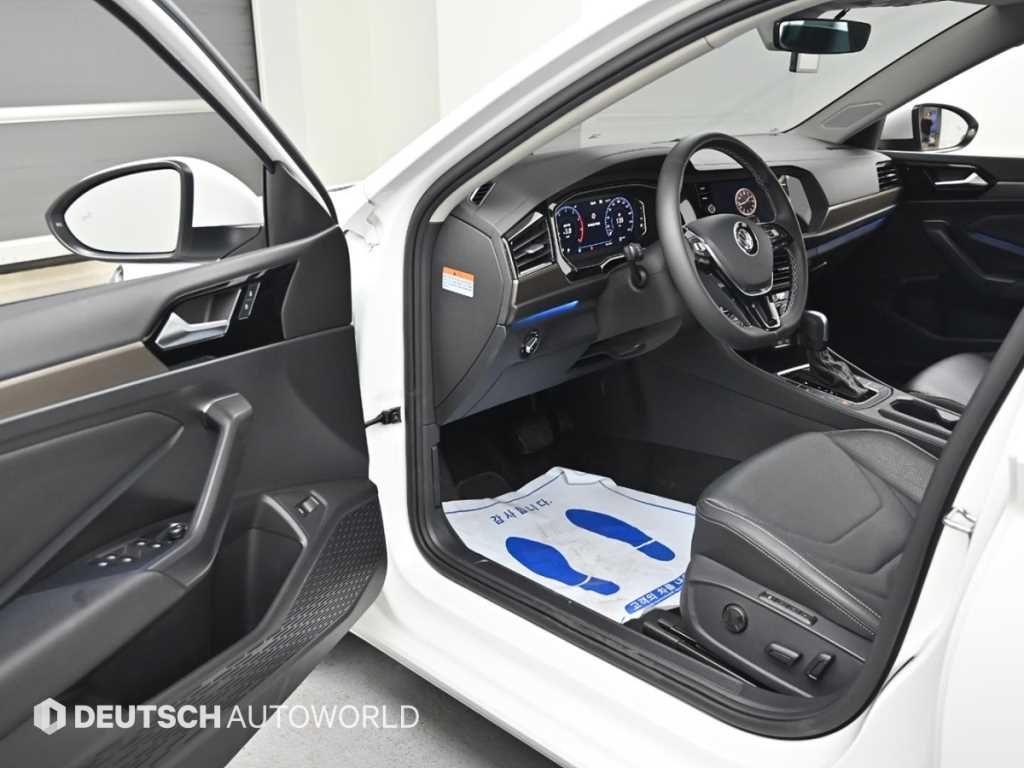 Volkswagen Jetta - Vista 11