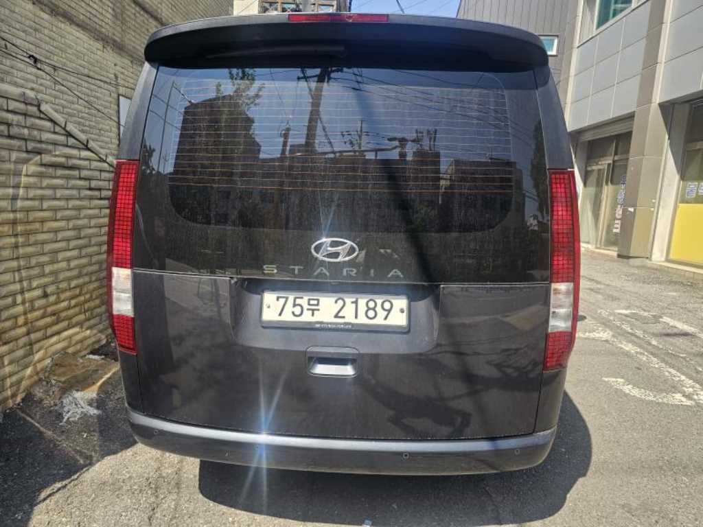 HYUNDAI Staria - Vista 2