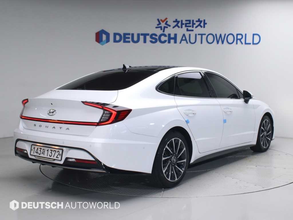 HYUNDAI Sonata - Vista 2