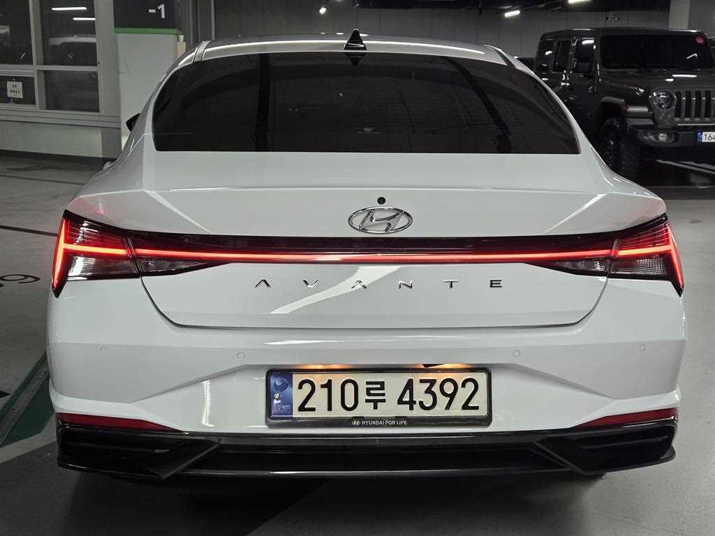 HYUNDAI Avante - Vista 5
