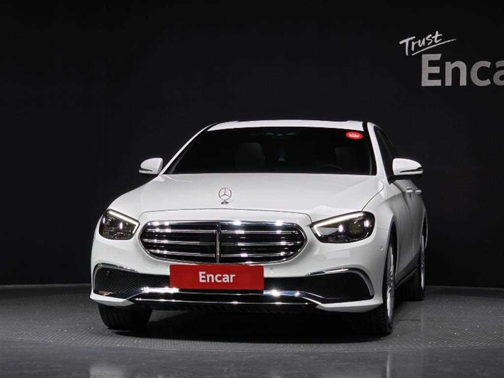 Mercedes Benz E class - Vista 3