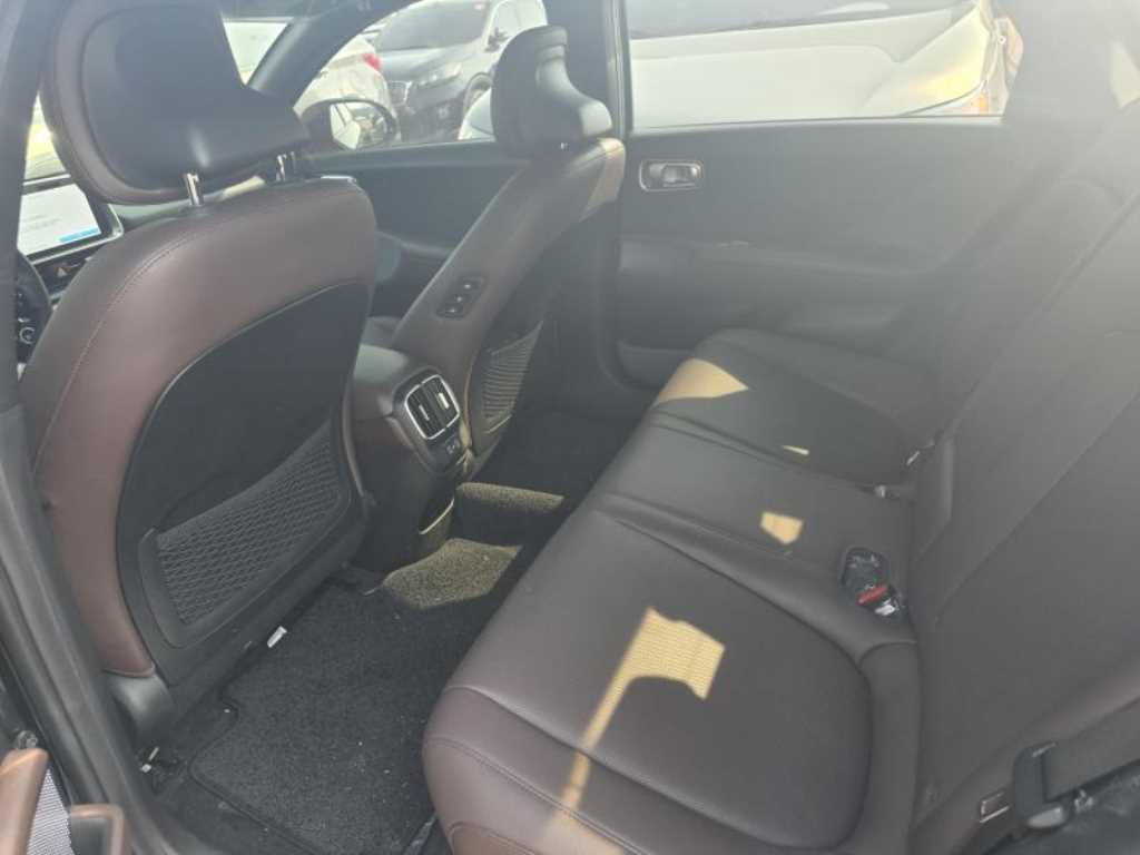 HYUNDAI Ioniq 6 - Vista 8