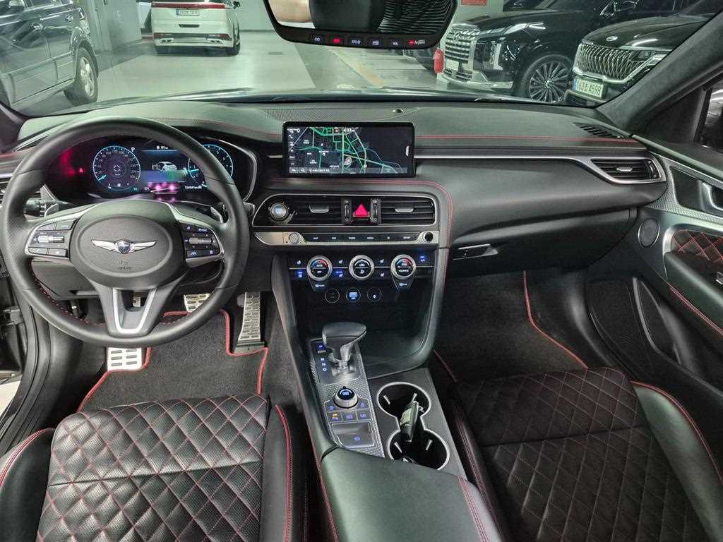 Genesis G70 - Vista 7