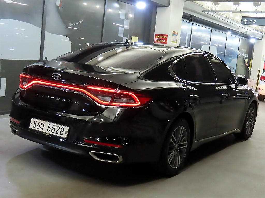 HYUNDAI Grandeur - Vista 4