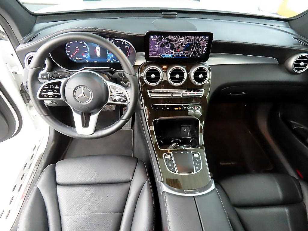 Mercedes Benz GLC Class - Vista 7