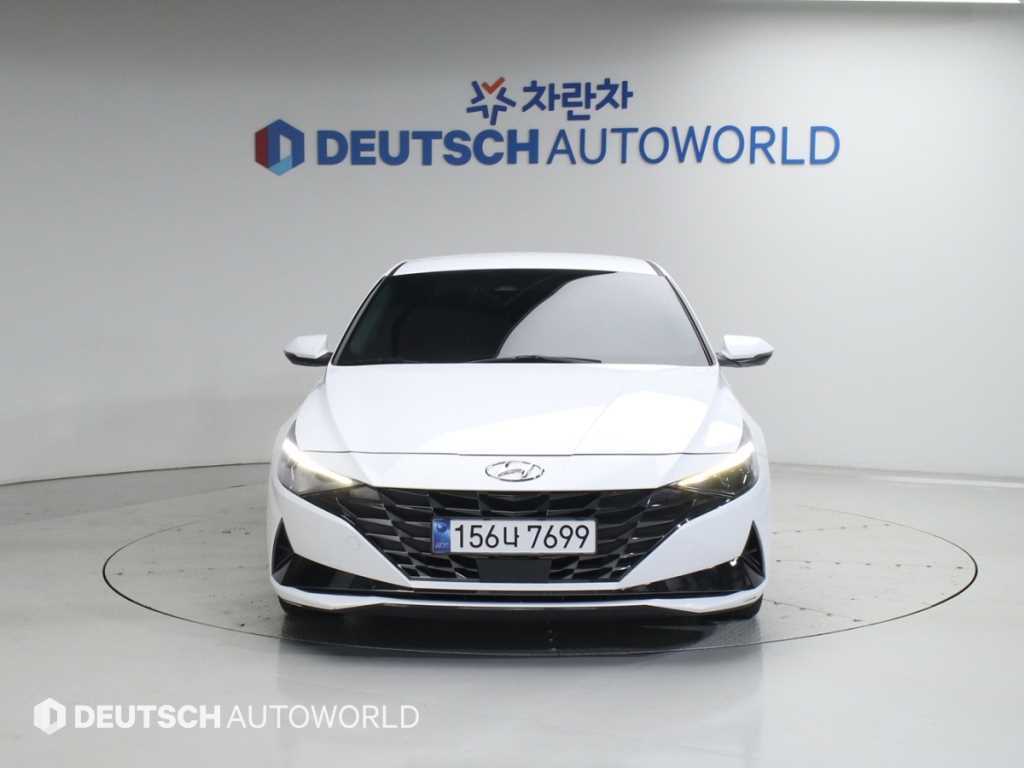 HYUNDAI Avante - Vista 2