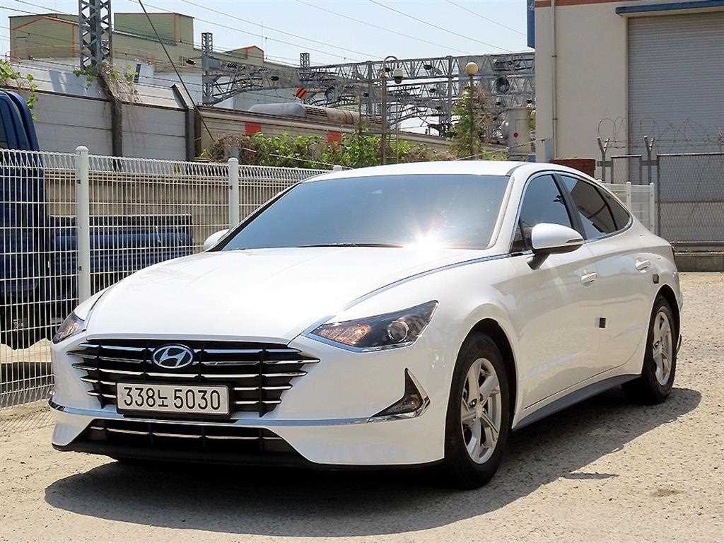 HYUNDAI Sonata - Vista 2