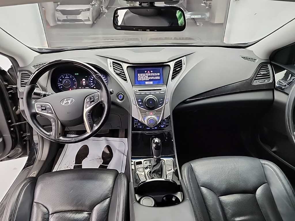 HYUNDAI Grandeur - Vista 7
