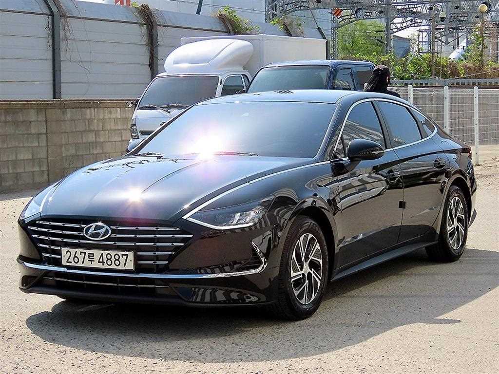 HYUNDAI Sonata - Vista 2