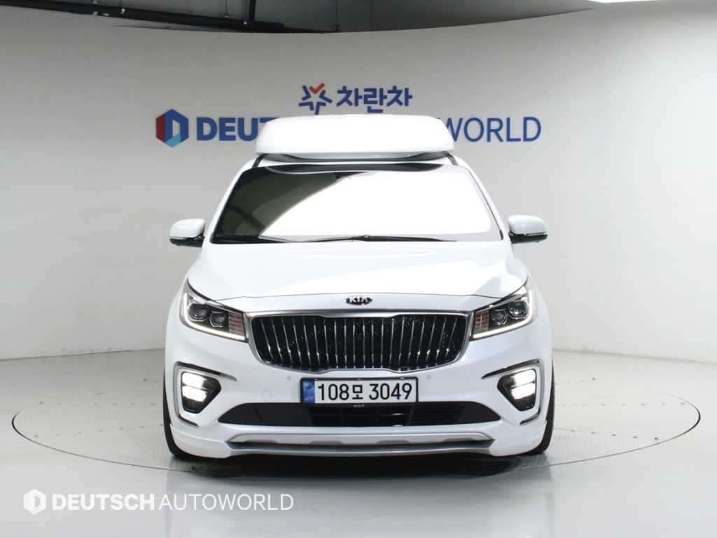 KIA Carnival - Vista 3