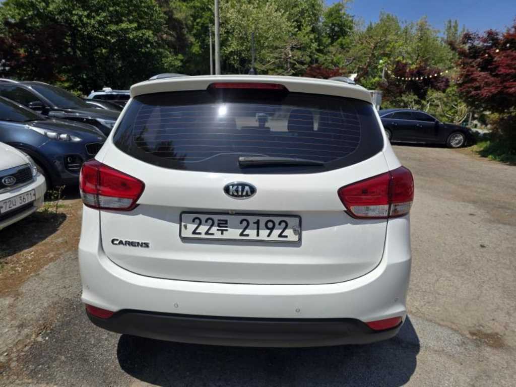 KIA Carens - Vista 4