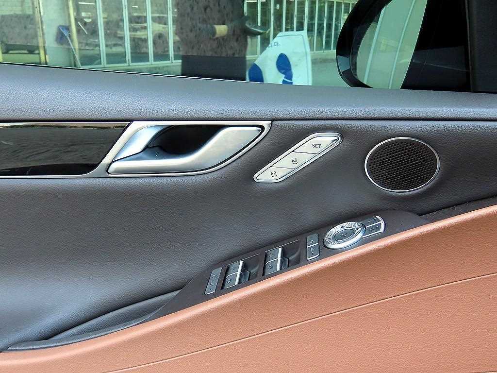 Genesis G80 - Vista 11