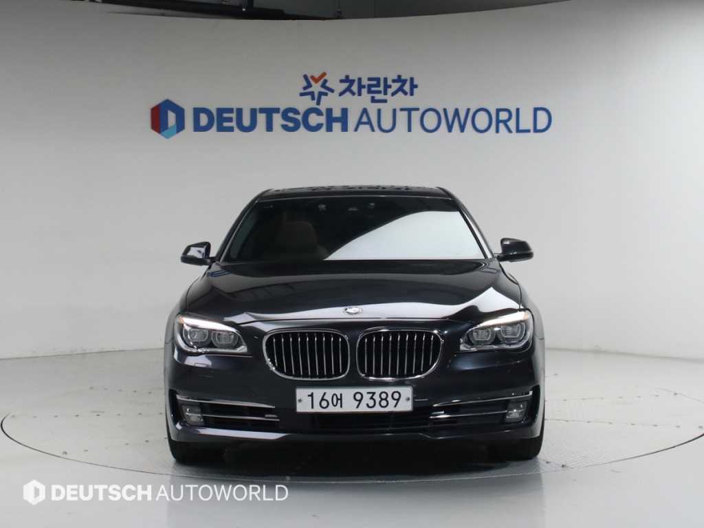 BMW 7 Series - Vista 3