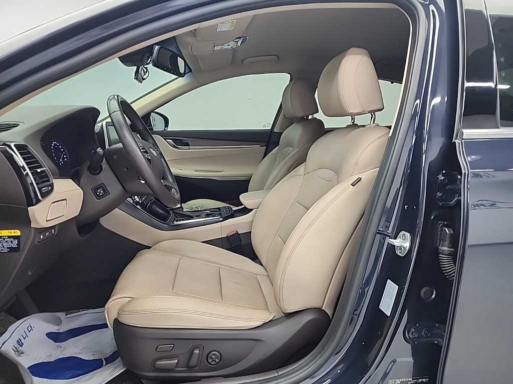 HYUNDAI Grandeur - Vista 11
