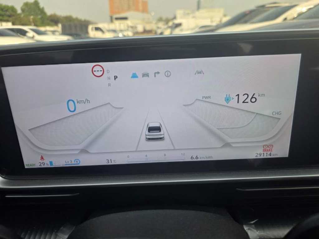 HYUNDAI Ioniq 6 - Vista 11