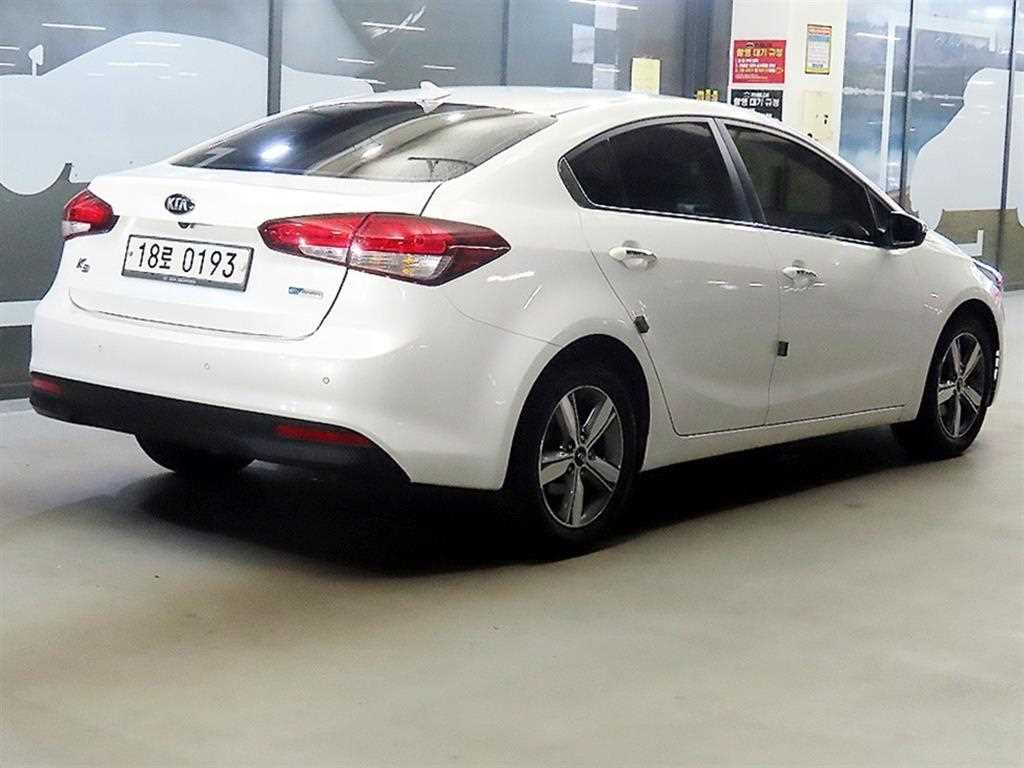 KIA K3 - Vista 4