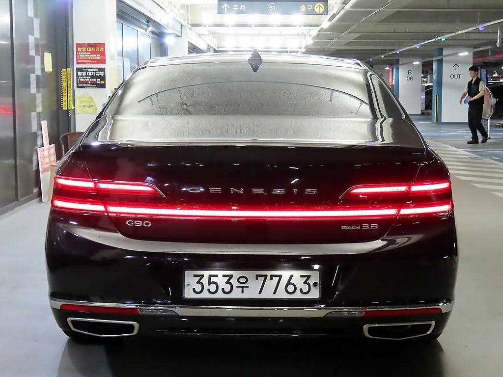 Genesis G90 - Vista 5