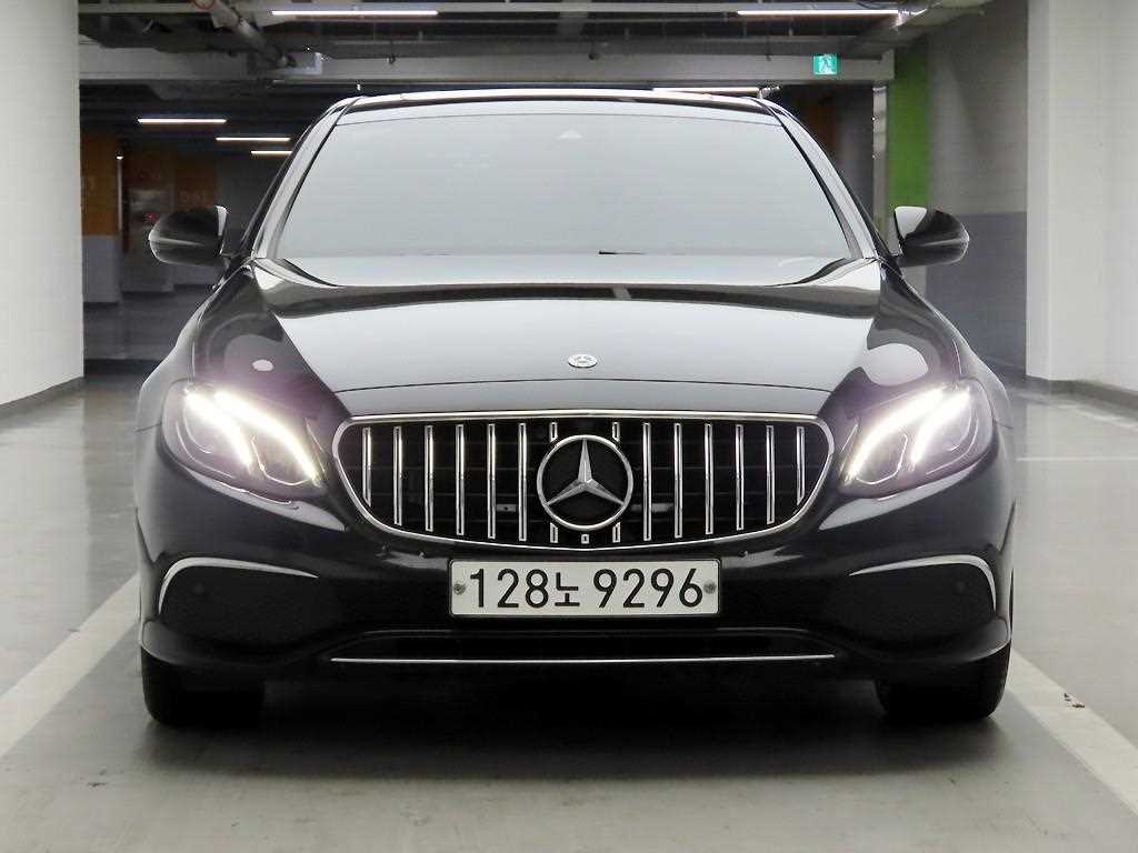 Mercedes Benz E class - Vista 2