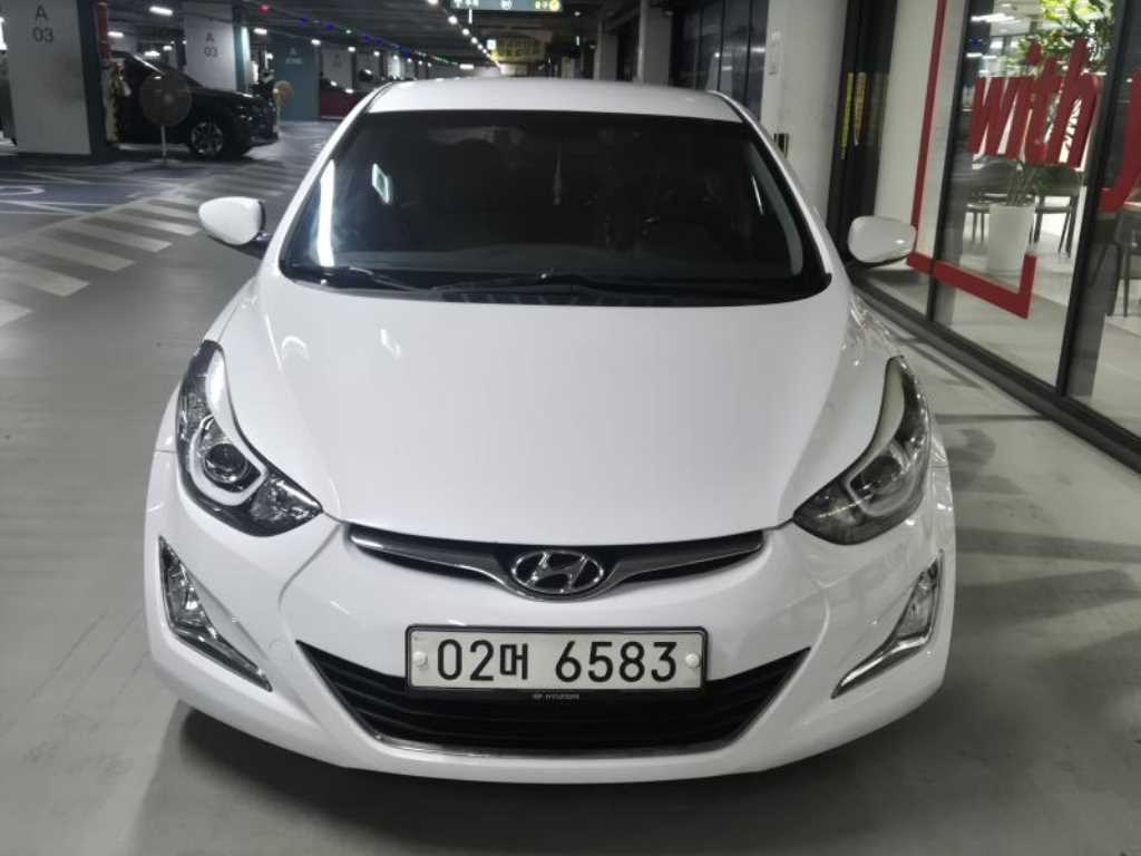 HYUNDAI Avante - Vista 2