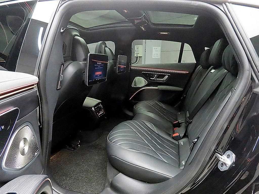 Mercedes Benz EQS - Vista 6