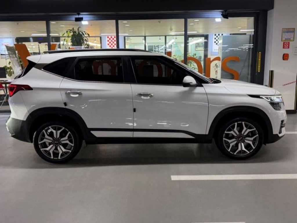 KIA Seltos - Vista 3