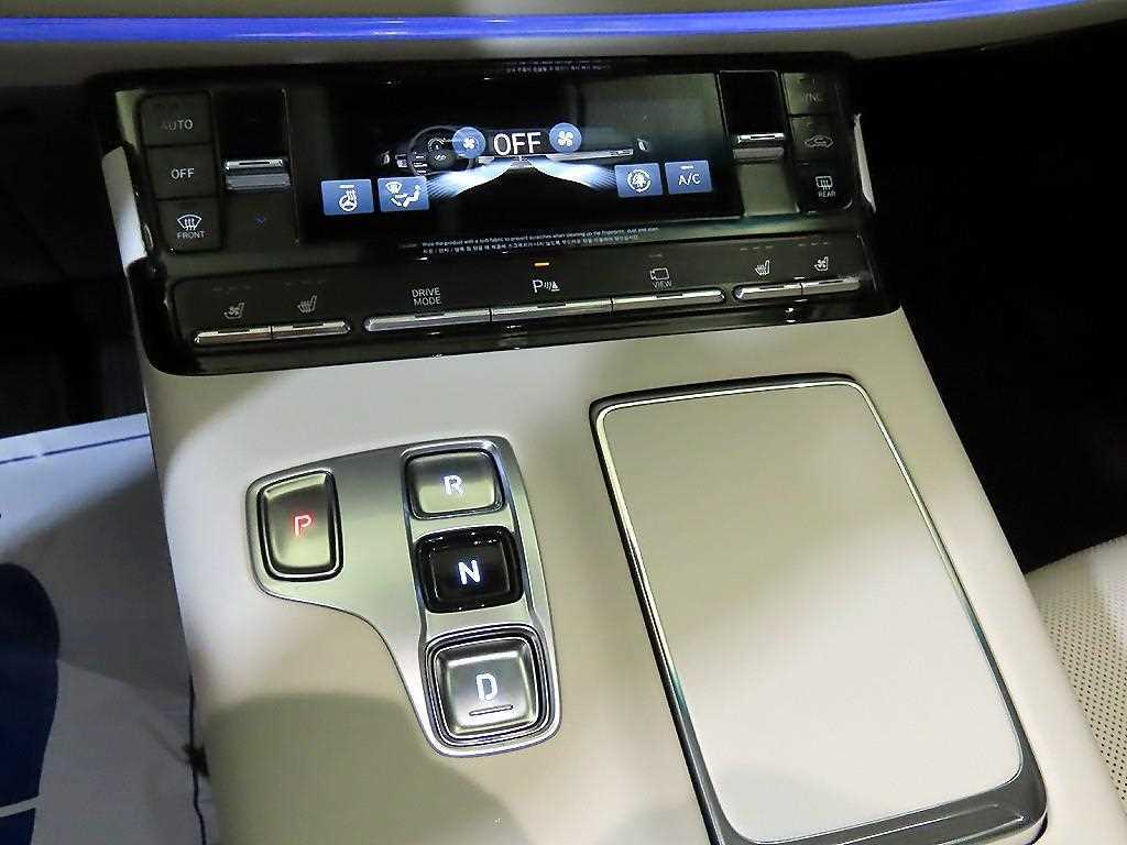 HYUNDAI Grandeur - Vista 12
