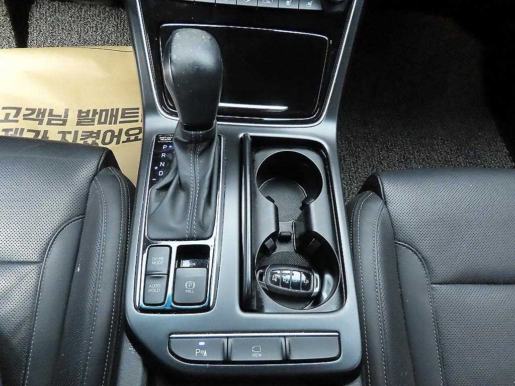 HYUNDAI Grandeur - Vista 10