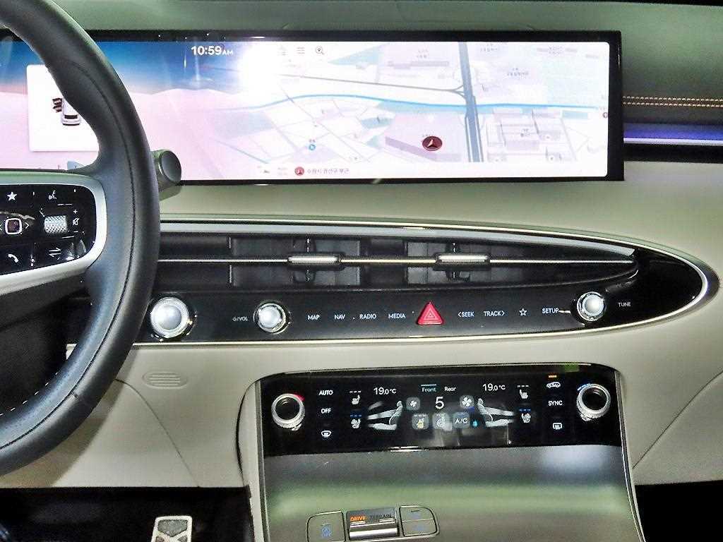 Genesis GV70 - Vista 11