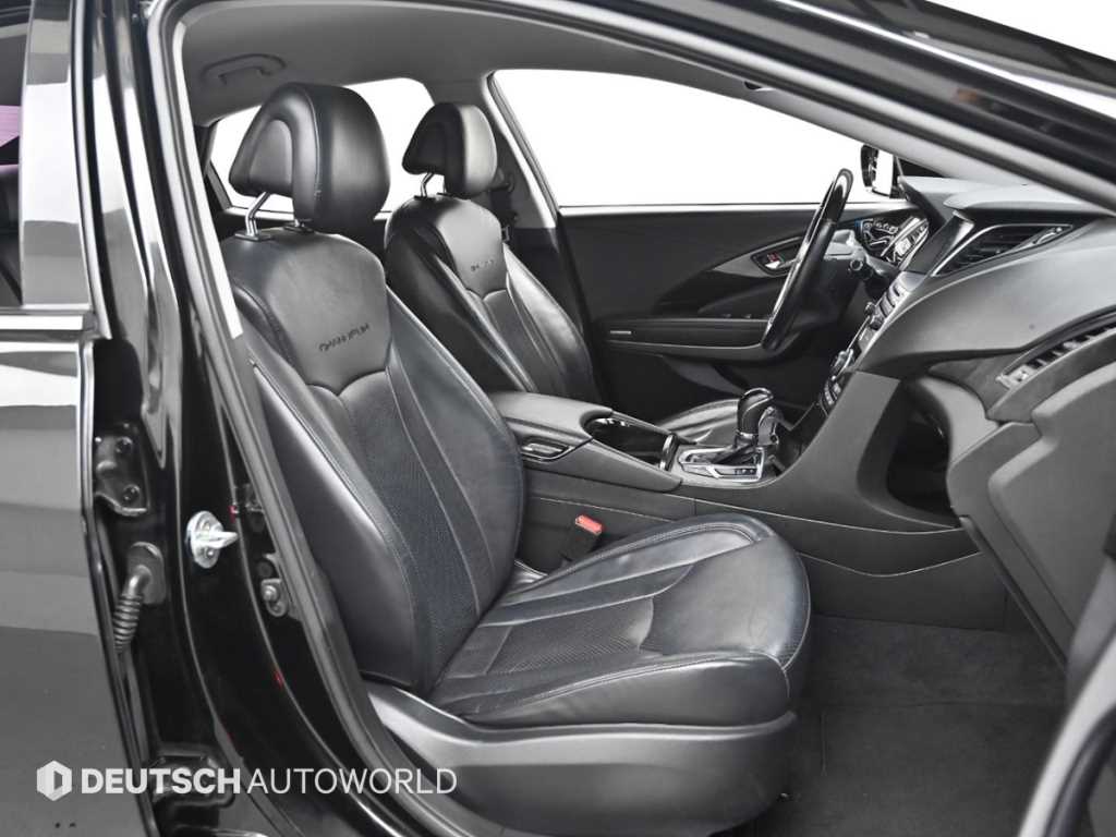 HYUNDAI Grandeur - Vista 10