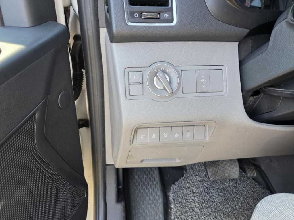 HYUNDAI Solati - Vista 11