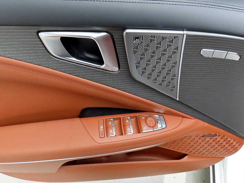 KIA K8 - Vista 11