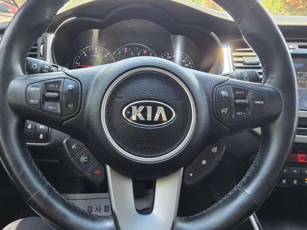 KIA Carens 2015 Blanco - Importación desde Corea - HF Imports Iquique - Foto 20