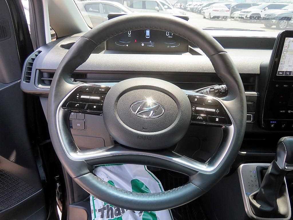 HYUNDAI Staria - Vista 11