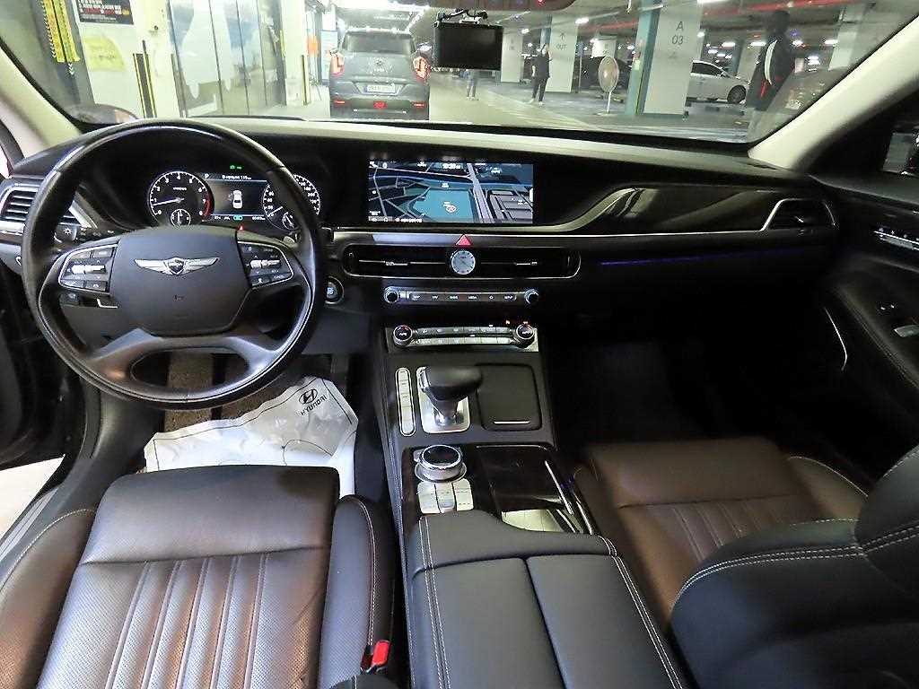 Genesis G90 - Vista 10