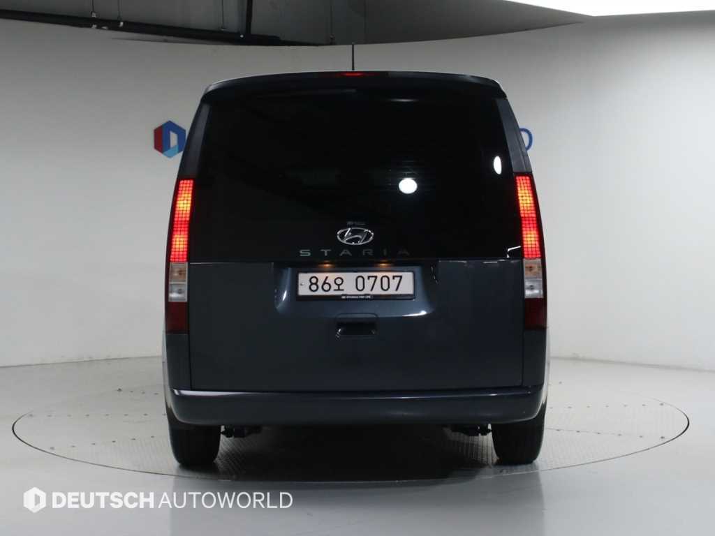 HYUNDAI Staria - Vista 4